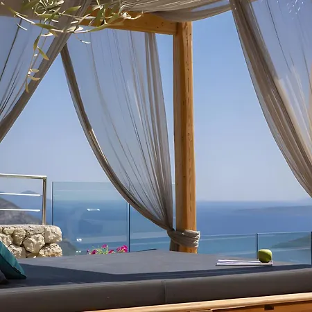 Modern Country Villa Fternon