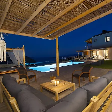 Modern Country Villa Fternon